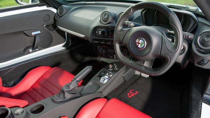 Alfa Romeo 4C Spider interior